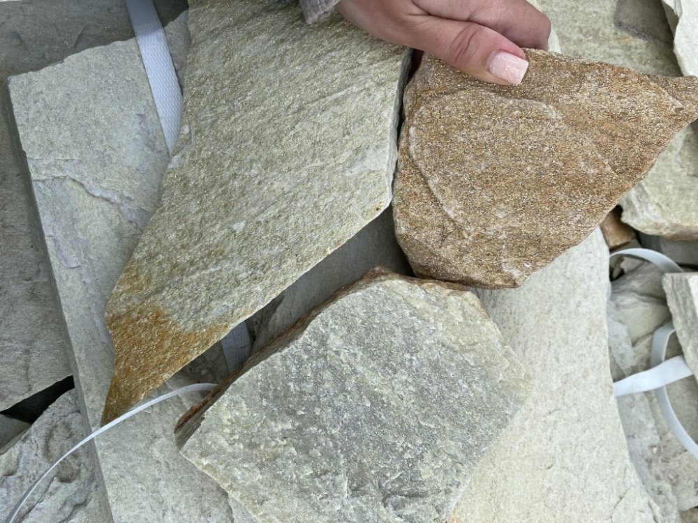 златолит золотисто-фисташковый