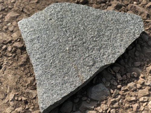 Плитняк златолит Уральский для цоколя, отмостки купить в Верхней Салде