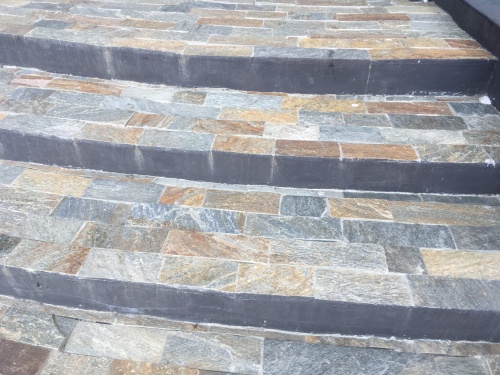 Плитка из Златолита Уральского для лестницы купить в Верхней Салде