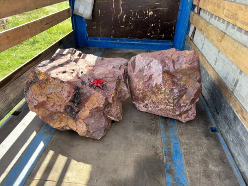 Ландшафтные глыбы красно-фиолетовые 200-1000 килограмм купить в Верхней Салде