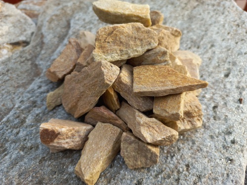 Златолит жёлтый декоративная каменная крошка купить в Верхней Салде