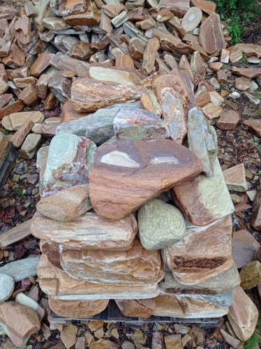 Златолит жёлтый, жёлто-зелёный глыбки и валуны для ланшафтного дизайна купить в Верхней Салде