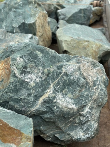 Камни для ландшафтного дизайна зелёные 10-60 килограмм купить в Верхней Салде