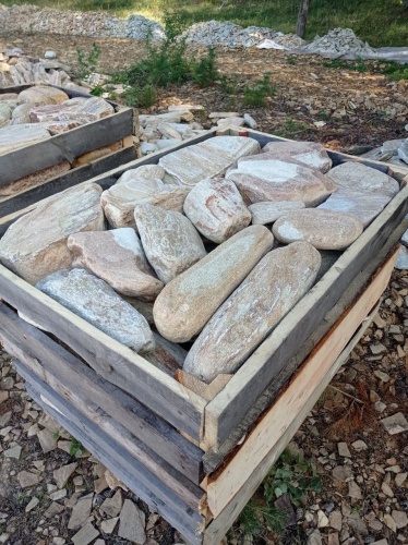 Златолит жёлтый, жёлто-зелёный глыбки и валуны для ланшафтного дизайна купить в Верхней Салде