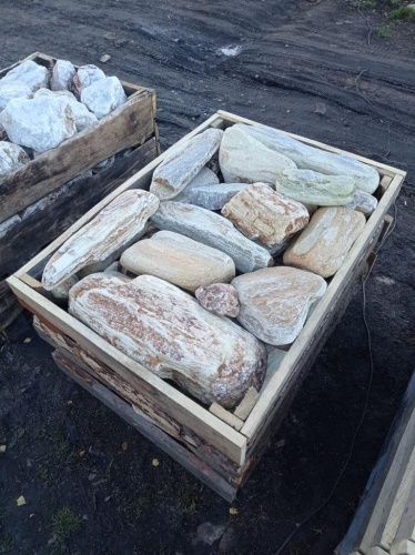 Златолит жёлтый, жёлто-зелёный глыбки и валуны для ланшафтного дизайна купить в Верхней Салде