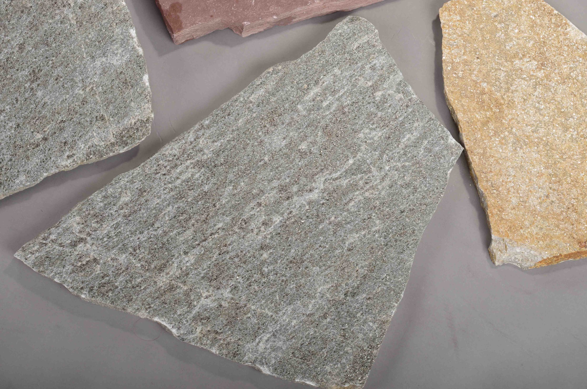 Плитняк златолит Уральский  для фасада купить в Верхней Салде