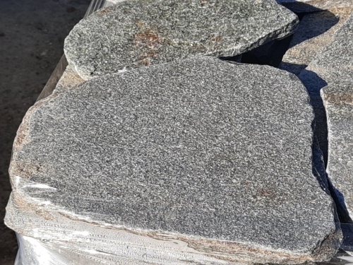 Златолит серебристый галтованный для лестниц купить в Верхней Салде