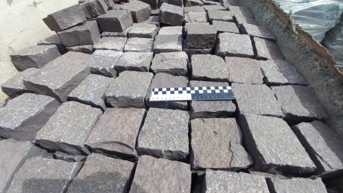 Лемезит колотая брусчатка 10 * 10 см. для парковки купить в Верхней Салде