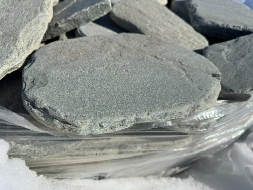 Плитняк златолит зелёный галтованный для цоколя купить в Верхней Салде